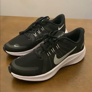 Nike Quest 4 black and white, brand new never worn